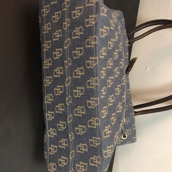 ❌SOLD❌Dooney and Bourke Signature Denim Tote - Picture 4 of 8
